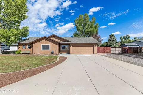 7407 Patriot Dr, Flagstaff, AZ 86004