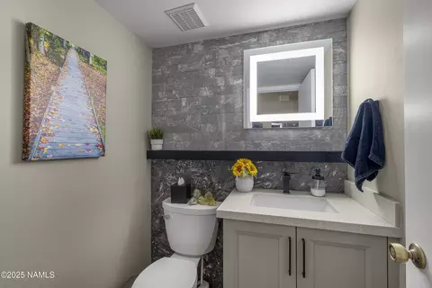 Bath - 4470 E Spring Meadows Cir, Flagstaff, AZ 86004 photo 1 of 3