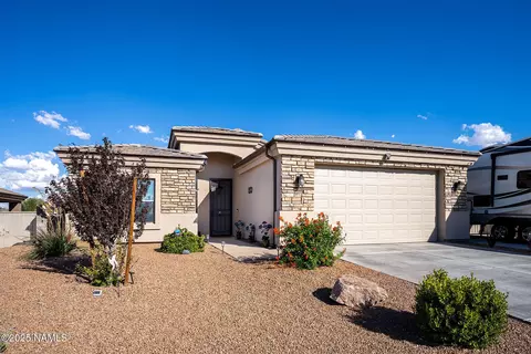 3398 Charleston St, Kingman, AZ 86401