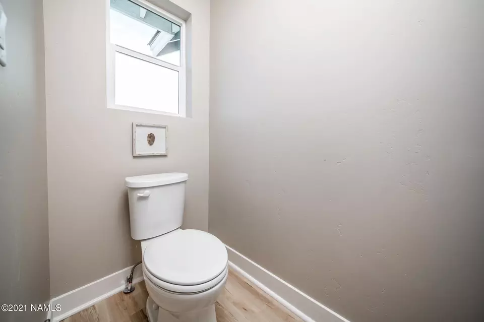 Bath - 12088 Curtis Ct, Bellemont, AZ 86015 photo 2 of 4
