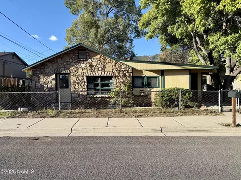 2240 E Third Ave, Flagstaff, AZ 86004 photo 1
