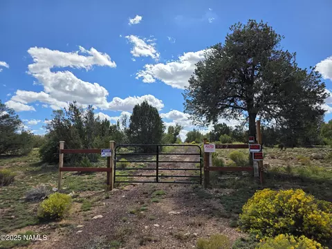 10422 W Red Bluff Rd, Williams, AZ 86046