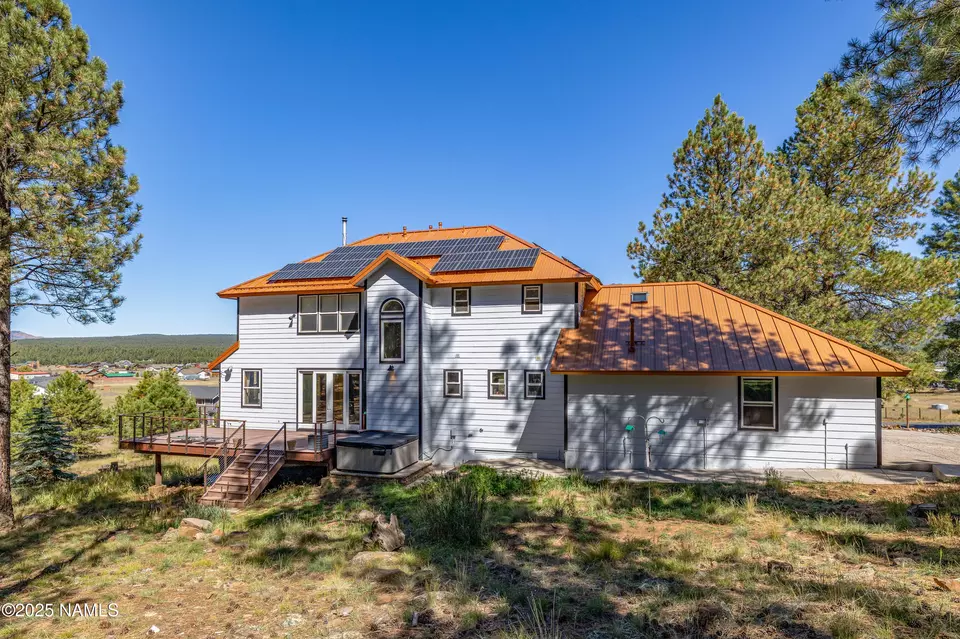 Exterior - 6605 N Bader Rd, Flagstaff, AZ 86001 photo 6 of 8
