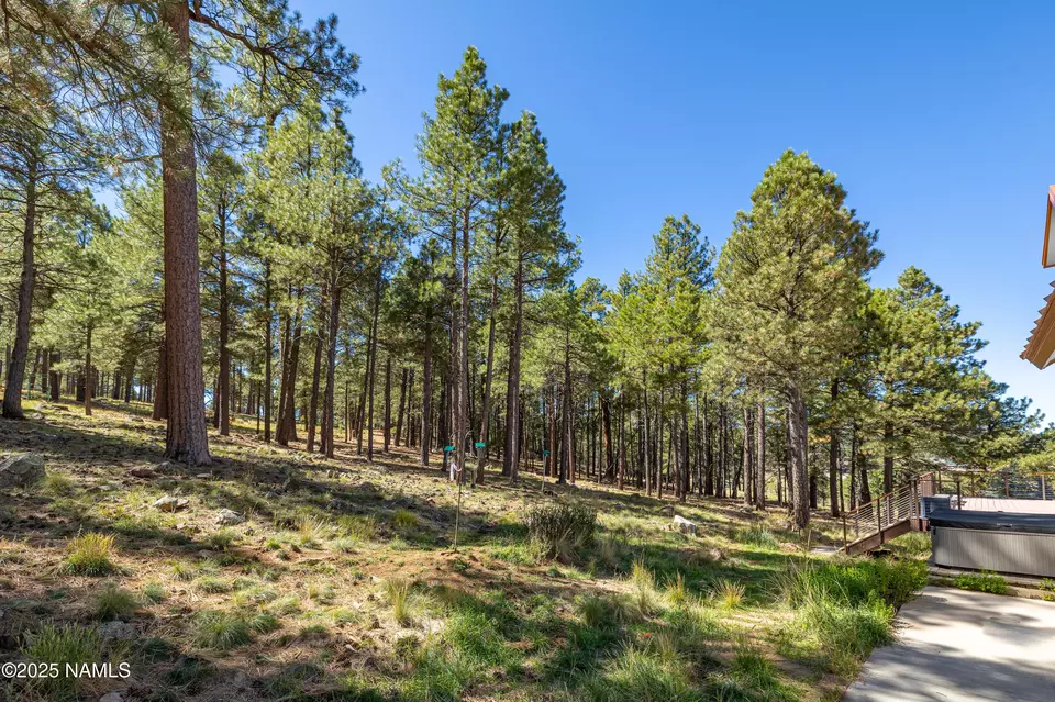 Exterior - 6605 N Bader Rd, Flagstaff, AZ 86001 photo 5 of 8