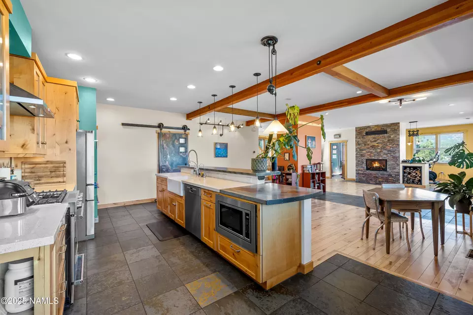 Kitchen - 6605 N Bader Rd, Flagstaff, AZ 86001 photo 2 of 4
