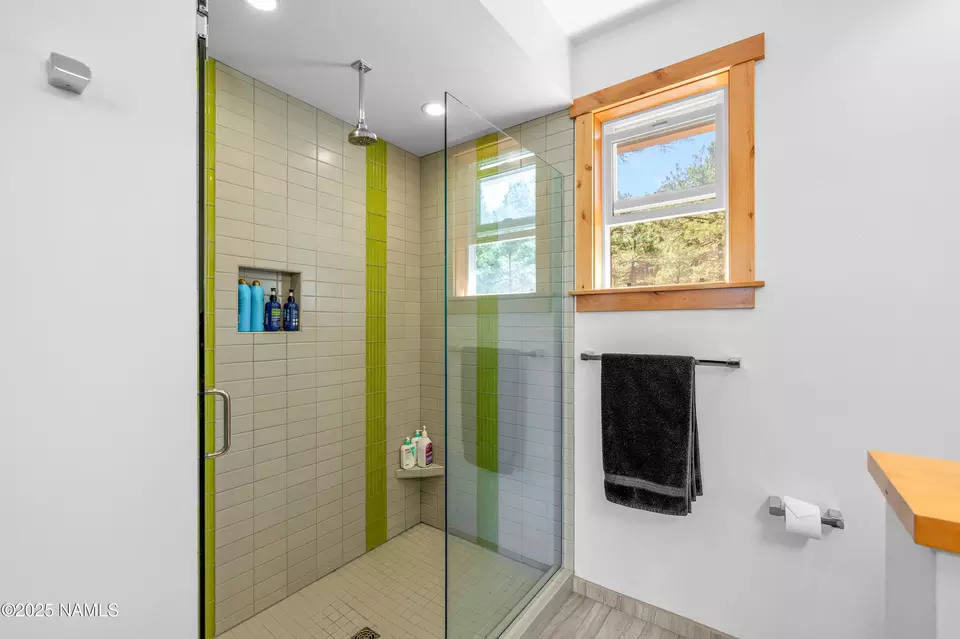 Bath - 6605 N Bader Rd, Flagstaff, AZ 86001 photo 3 of 6