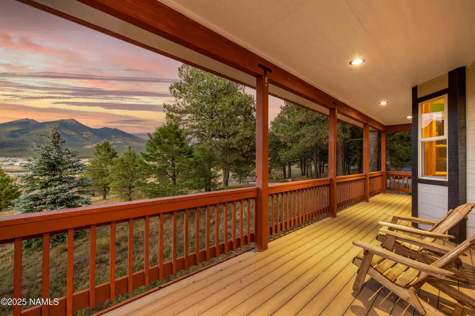 Exterior - 6605 N Bader Rd, Flagstaff, AZ 86001 photo 2 of 8