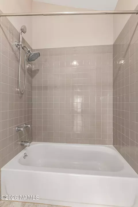 Bath - 502 E Topeka Dr, Phoenix, AZ 85024 photo 1 of 3