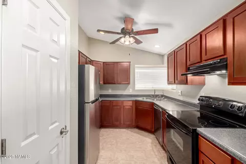 Kitchen - 502 E Topeka Dr, Phoenix, AZ 85024 photo 1 of 1