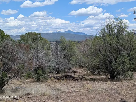 147 Camp Rd, Ash Fork, AZ 86320