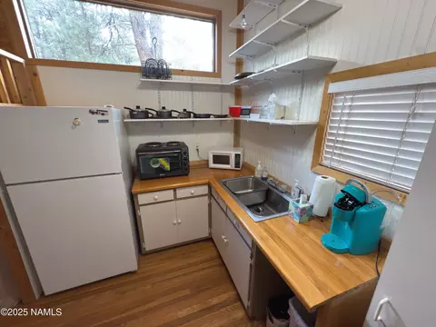 Kitchen - 7261 E Long Bow Dr, Williams, AZ 86046 photo 4 of 4