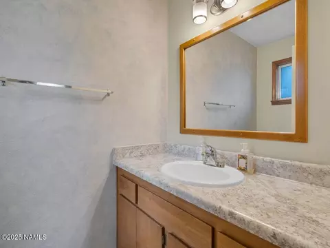 Bath - 2437 Eva Loop, Flagstaff, AZ 86004 photo 1 of 5
