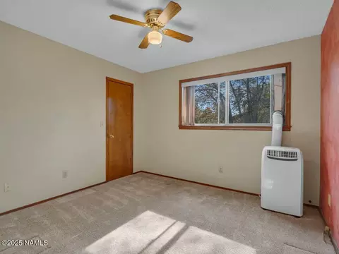 Bedroom - 2437 Eva Loop, Flagstaff, AZ 86004 photo 2 of 4