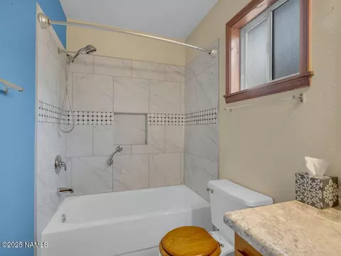 Bath - 2437 Eva Loop, Flagstaff, AZ 86004 photo 5 of 5