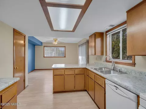 Kitchen - 2437 Eva Loop, Flagstaff, AZ 86004 photo 3 of 3