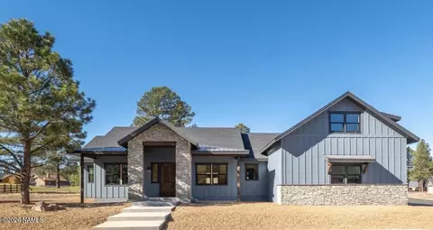 2421 W Brookhollow Dr, Williams, AZ 86046
