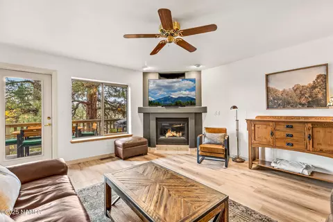 6048 E Mountain Oaks Dr, Flagstaff, AZ 86004
