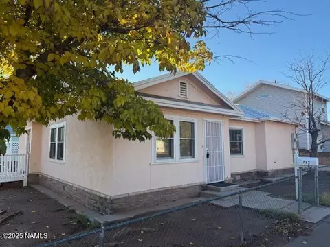 722 N Warren Ave, Winslow, AZ 86047