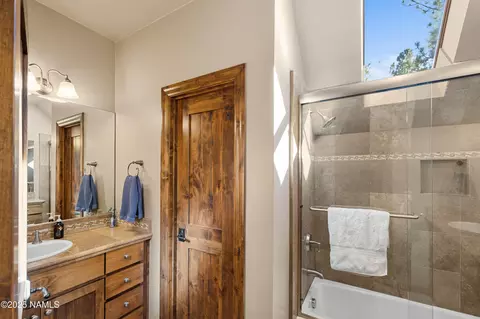 Bath - 1743 Elysian Ct, Flagstaff, AZ 86005 photo 7 of 7
