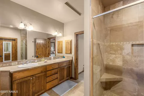 Bath - 1743 Elysian Ct, Flagstaff, AZ 86005 photo 1 of 7