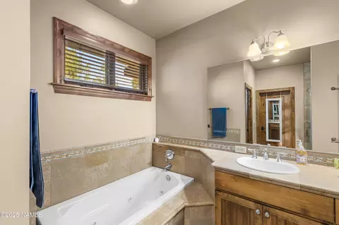 Bath - 1743 Elysian Ct, Flagstaff, AZ 86005 photo 3 of 7