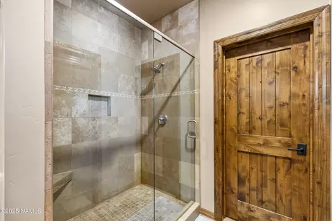Bath - 1743 Elysian Ct, Flagstaff, AZ 86005 photo 2 of 7