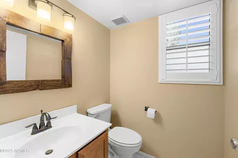 Bath - 4490 E Spring Meadows Cir, Flagstaff, AZ 86004 photo 1 of 3