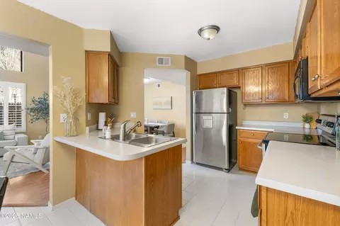 Kitchen - 4490 E Spring Meadows Cir, Flagstaff, AZ 86004 photo 2 of 2
