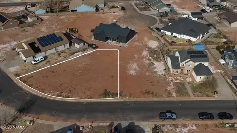 1966 Round House Dr, Winslow, AZ 86047