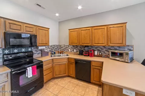Kitchen - 603 Brookline Loop, Williams, AZ 86046 photo 3 of 5