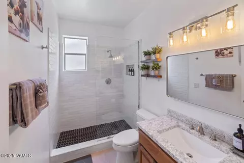 Bath - 603 Brookline Loop, Williams, AZ 86046 photo 1 of 8