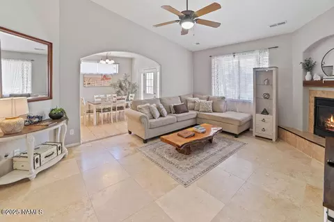 Living - 603 Brookline Loop, Williams, AZ 86046 photo 2 of 5