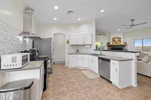 Kitchen - 3097 Whitetail Loop, Williams, AZ 86046 photo 3 of 3