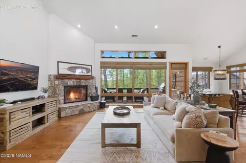 2649 S Bluebird Ct, Flagstaff, AZ 86005