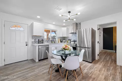 635 E Laramie Dr, Williams, AZ 86046