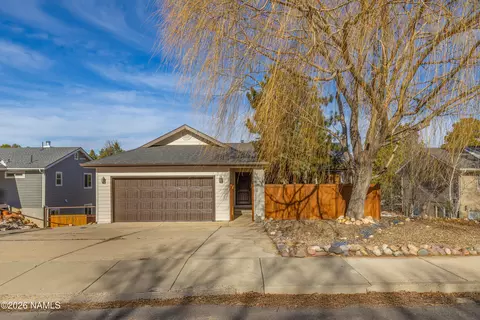 218 E Mohawk Dr, Flagstaff, AZ 86005