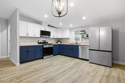 2401 W Adirondack Ave, Flagstaff, AZ 86001