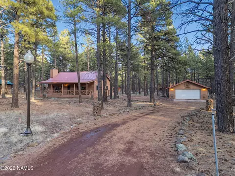 1623 N Maid Marian Dr, Parks, AZ 86018