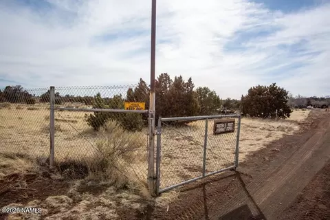 5620 Velvet Valley Ln, Flagstaff, AZ 86004