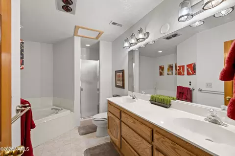 Bath - 6130 E Laurel Loop, Flagstaff, AZ 86004 photo 2 of 3