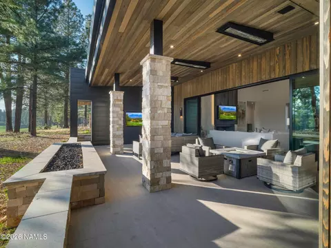 Exterior - 2733 E Byrds View Dr, Flagstaff, AZ 86005 photo 2 of 17