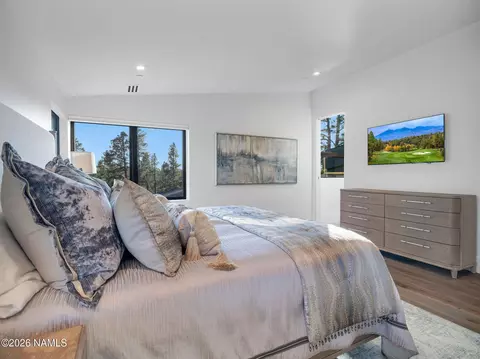 Bedroom - 2733 E Byrds View Dr, Flagstaff, AZ 86005 photo 6 of 7