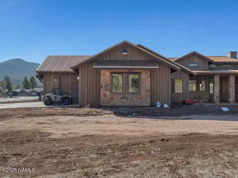 Exterior - 2811 Bogey Dr, Williams, AZ 86046 photo 5 of 10