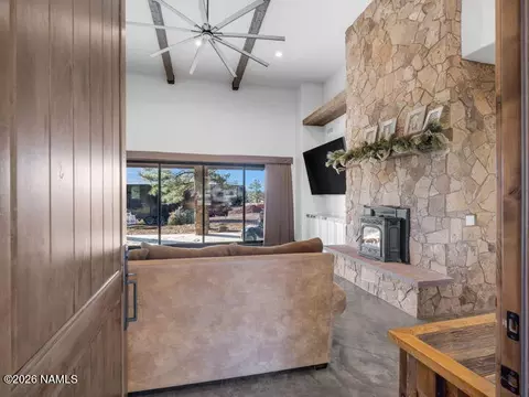 Entry Way - 2811 Bogey Dr, Williams, AZ 86046 photo 1 of 2