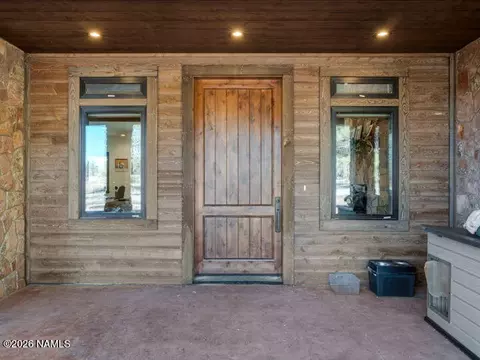 Exterior - 2811 Bogey Dr, Williams, AZ 86046 photo 2 of 10