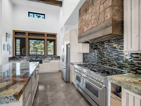 Kitchen - 2811 Bogey Dr, Williams, AZ 86046 photo 5 of 9