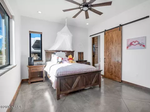 Bedroom - 2811 Bogey Dr, Williams, AZ 86046 photo 10 of 11