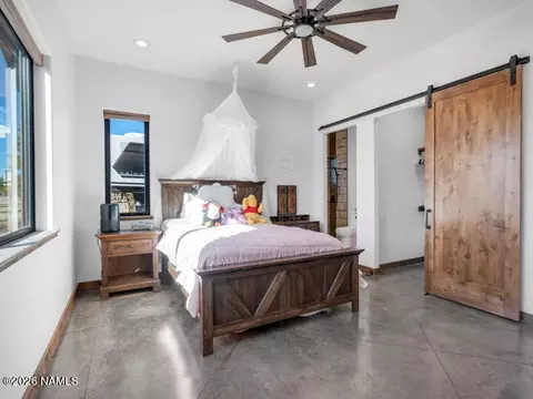 Bedroom - 2811 Bogey Dr, Williams, AZ 86046 photo 9 of 11