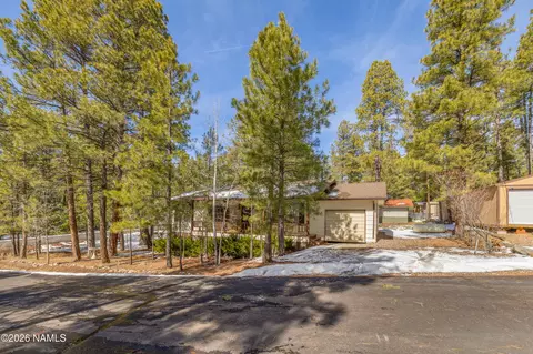 1030 E Chalet Pl, Munds Park, AZ 86017