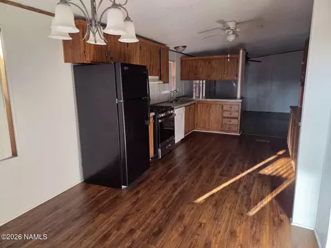 41 W Jerome St, Page, AZ 86040 photo 2